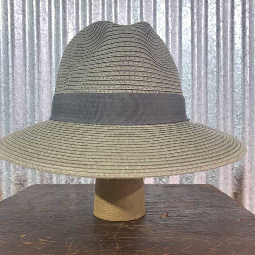 AVENEL PAPER BRAID SAFARI HAT WITH ARROW TRIM BAND