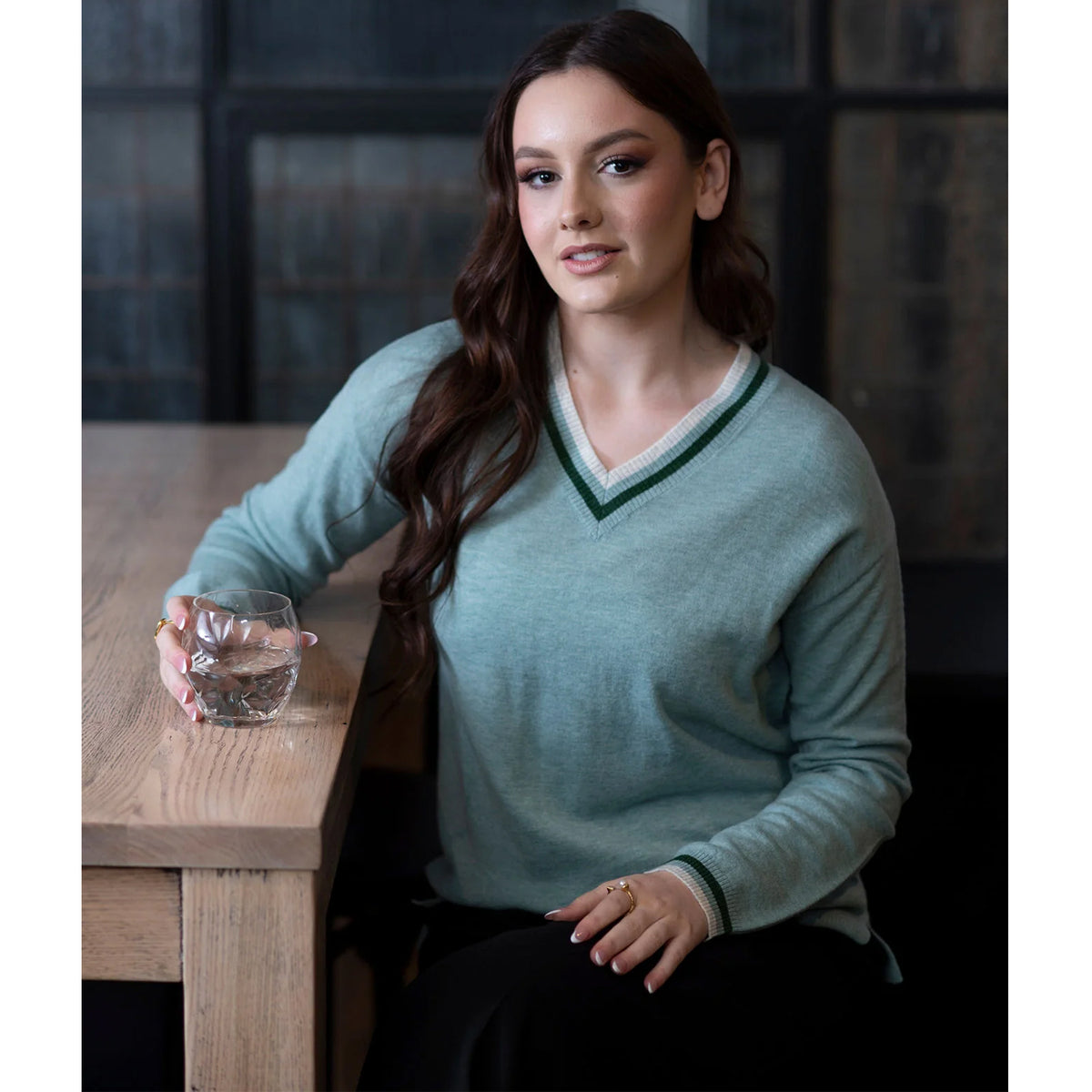 BRIDGE & LORD STRIPE TRIM V.NECK