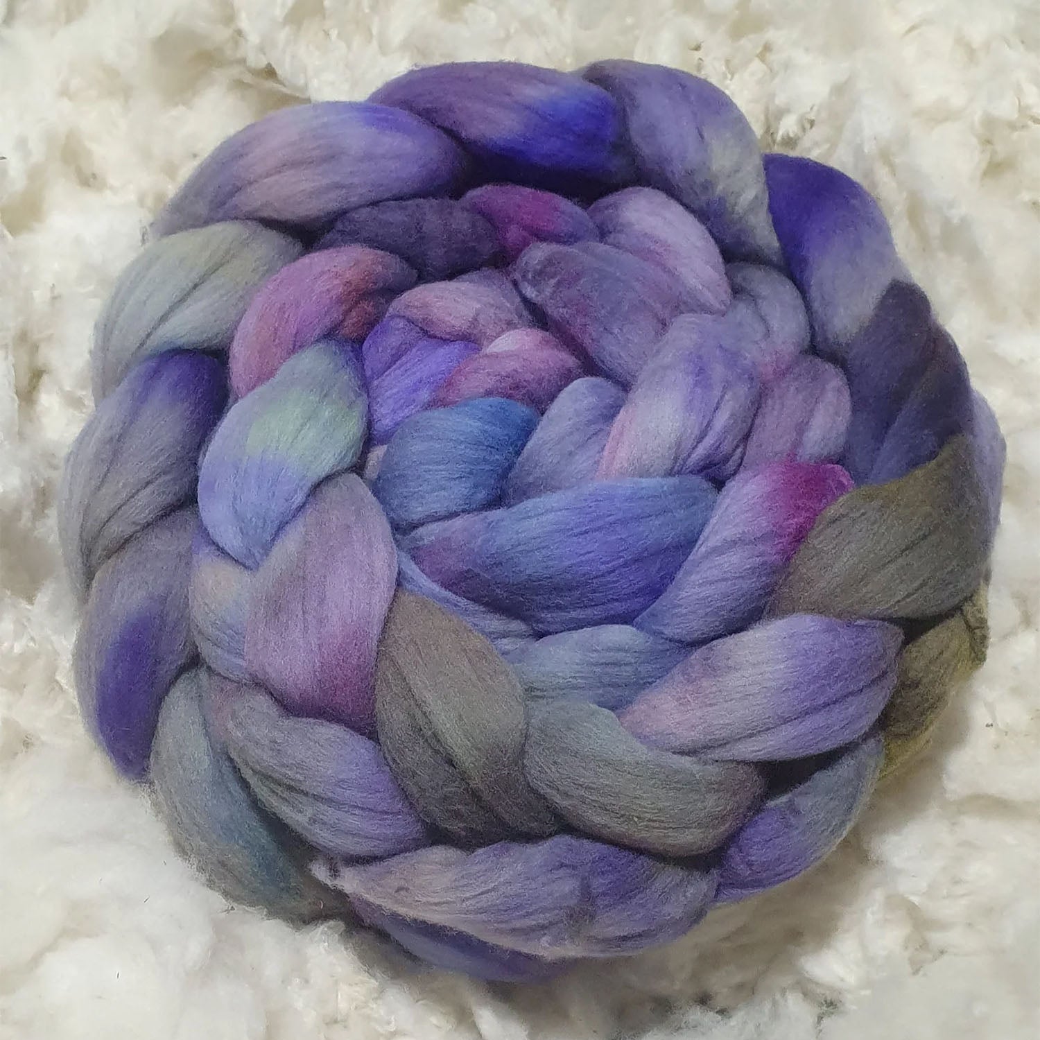 Hand Dyed Wool Top / Sliver / Roving 200grams Hydrangea
