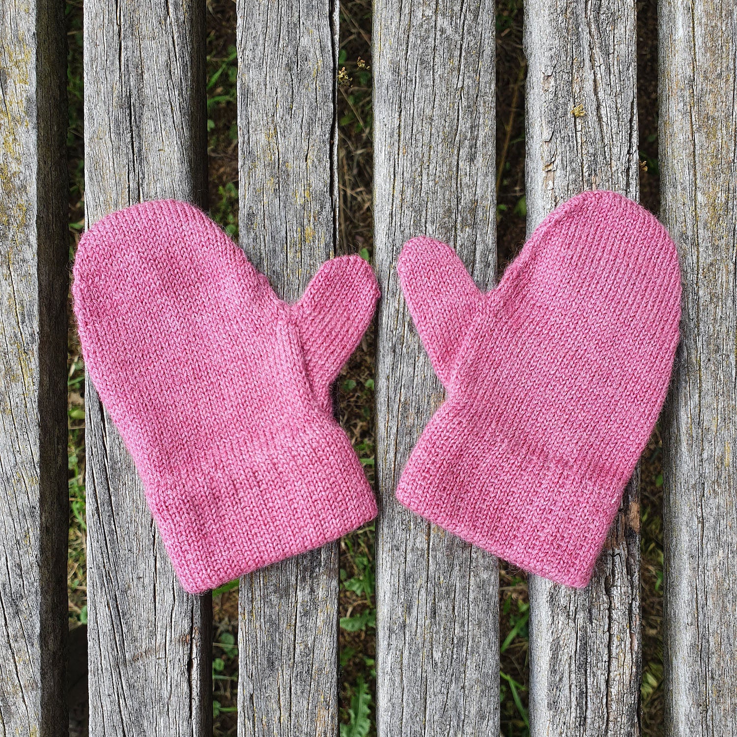 Knitted@Nundle Baby Mittens