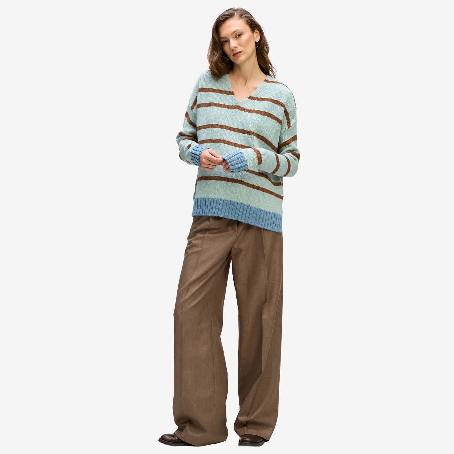LD&Co. Cozy V-Neck steel