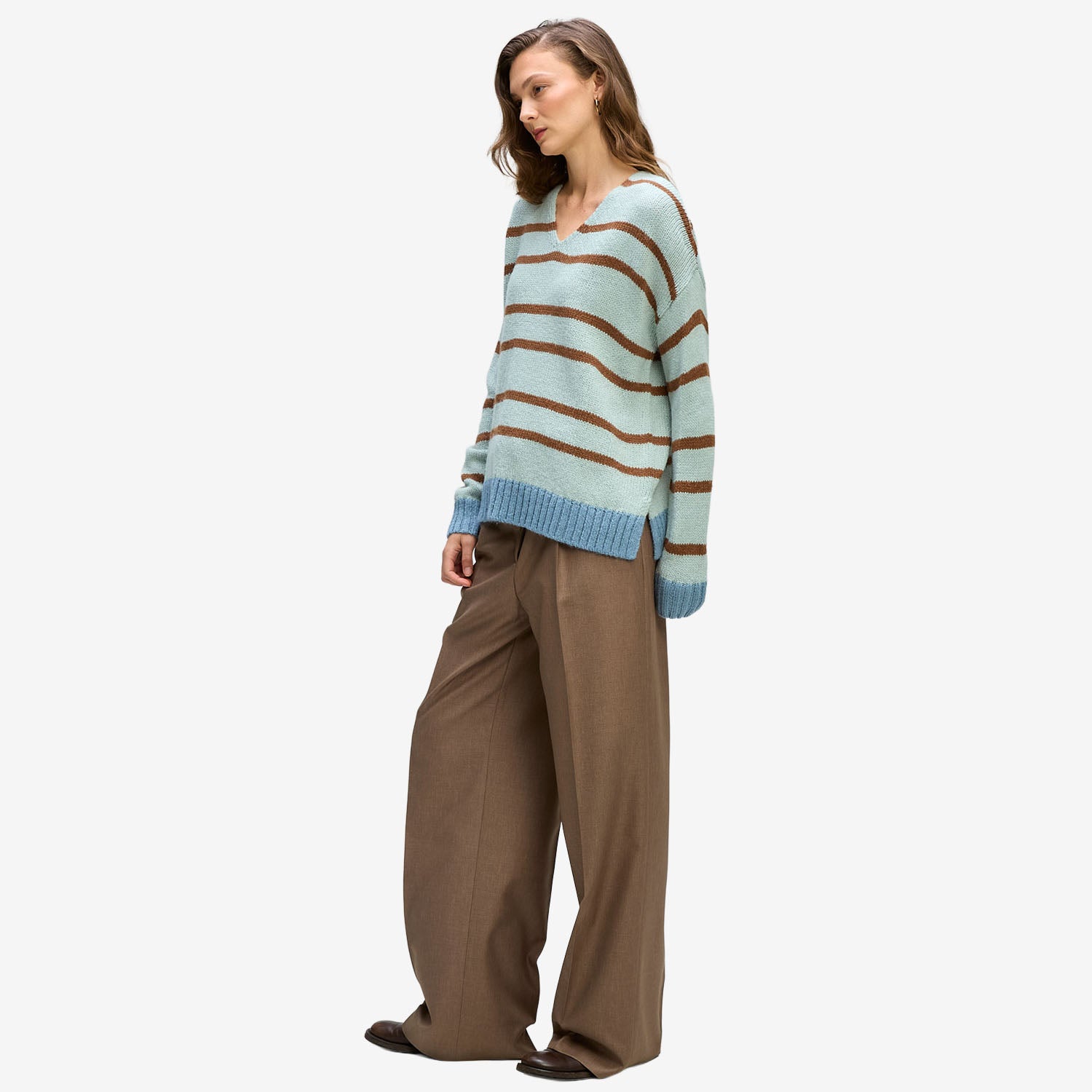 LD&Co. Cozy V-Neck steel