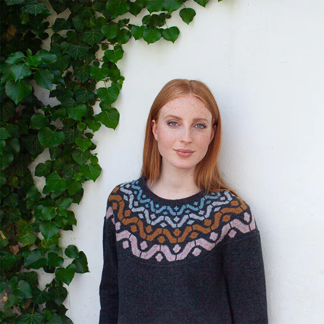 Vonda Lambswool Yoke Crew