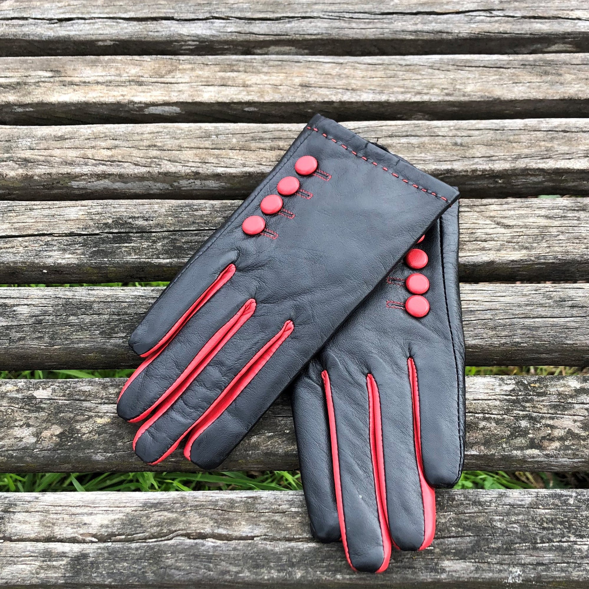 Avenel Button Sheepskin Leather Gloves Black