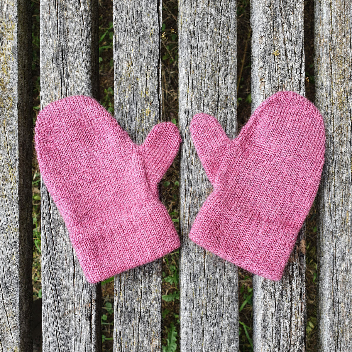 Knitted@Nundle Baby Mittens