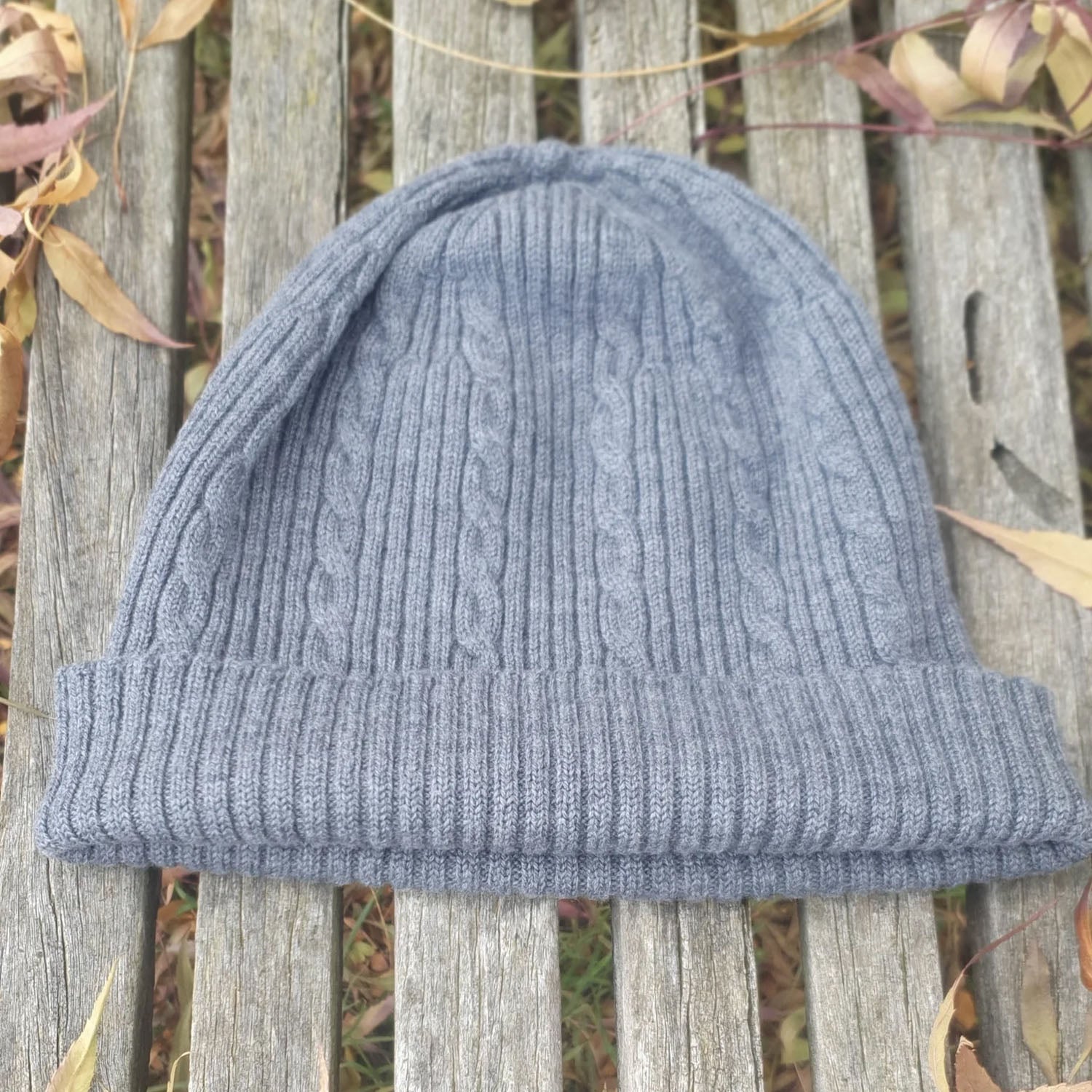 Knitted@Nundle Cable Beanie grey