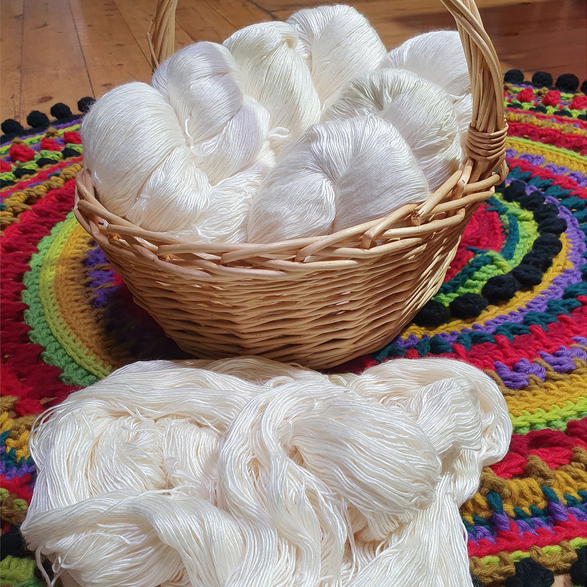 Nundle Undyed Merino Silk Luxury 4 ply Yarn