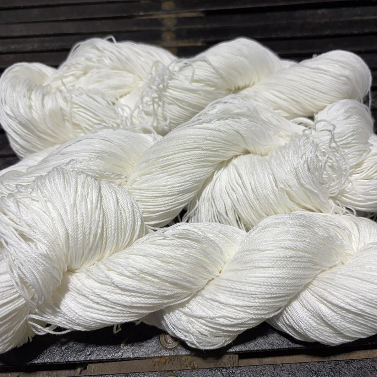 Nundle Undyed Cotton Bamboo 4ply yarn