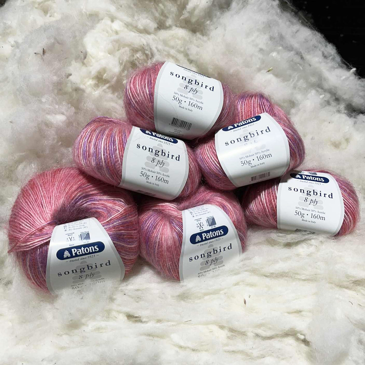 Patons Songbird Bag of 10 Cardinal Song