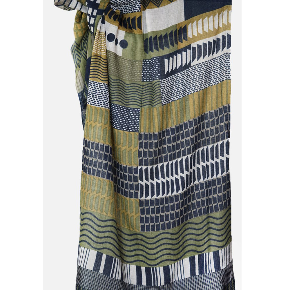 Tradition Textiles Pure Wool Scarf - Patterned stripes closeup