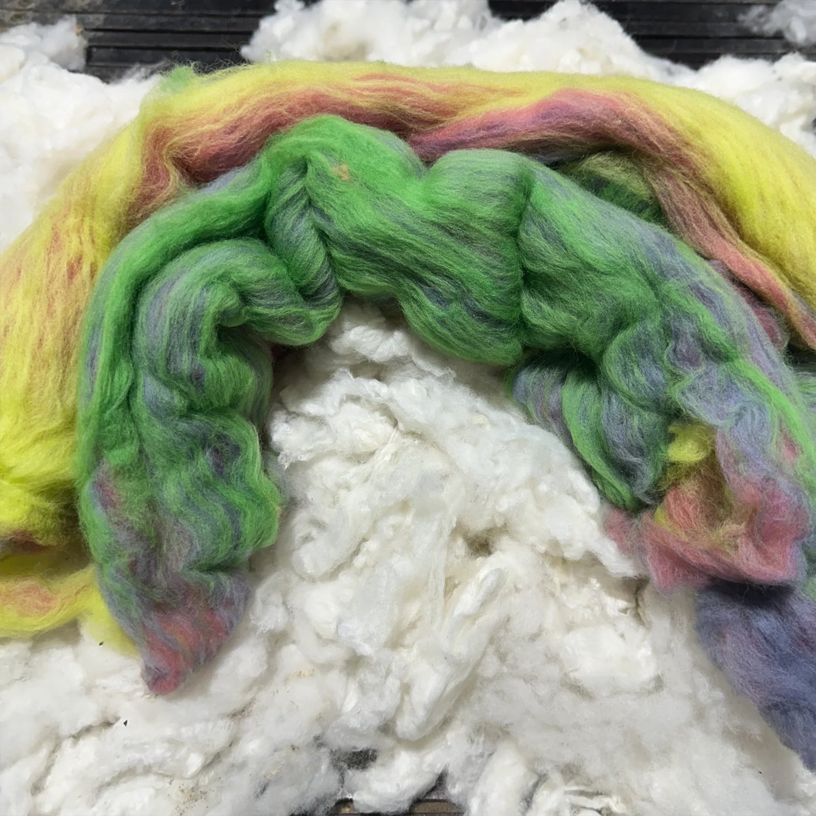 Hand Dyed Wool Batts 100g Songbird