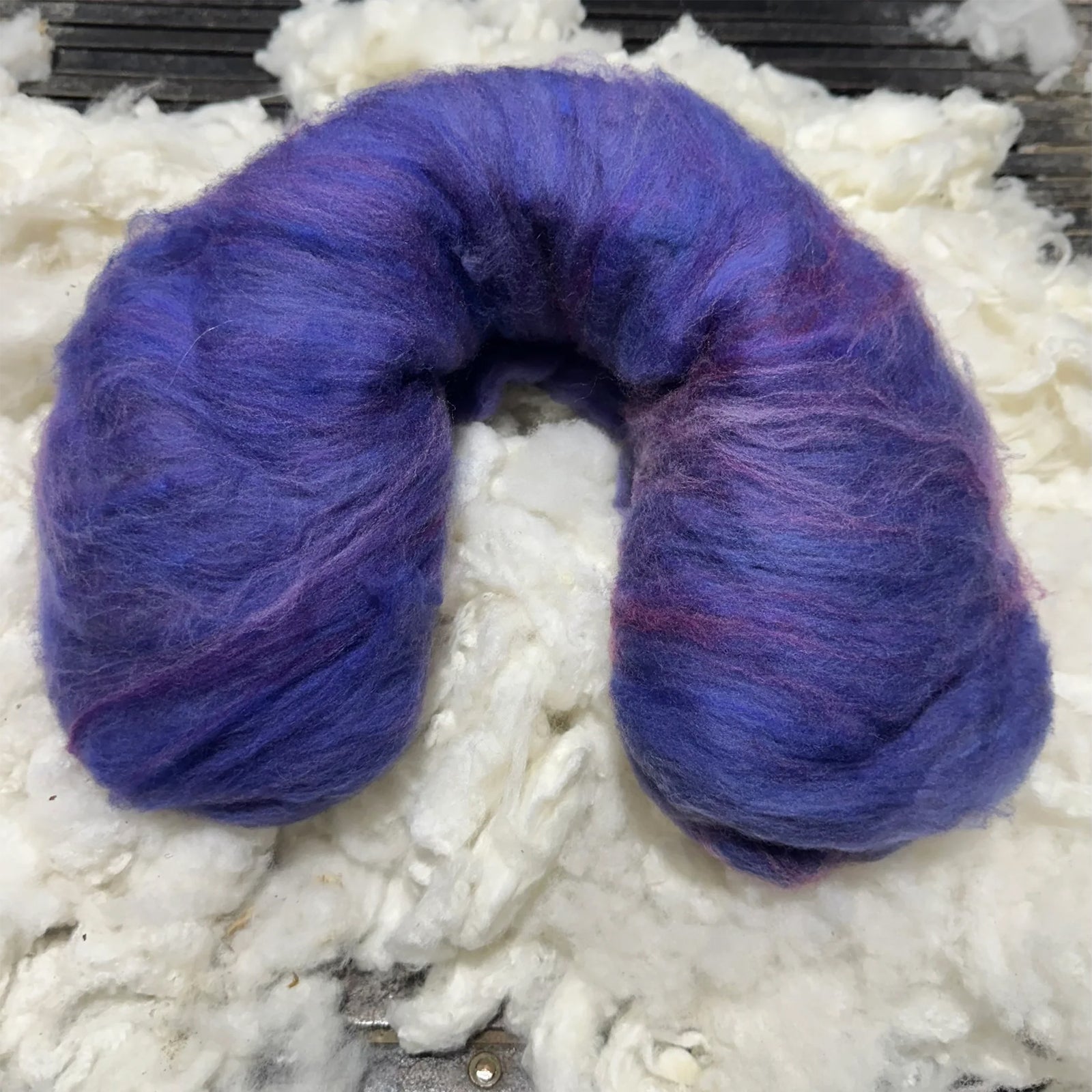 Hand Dyed Wool Batts 100g Hydranger