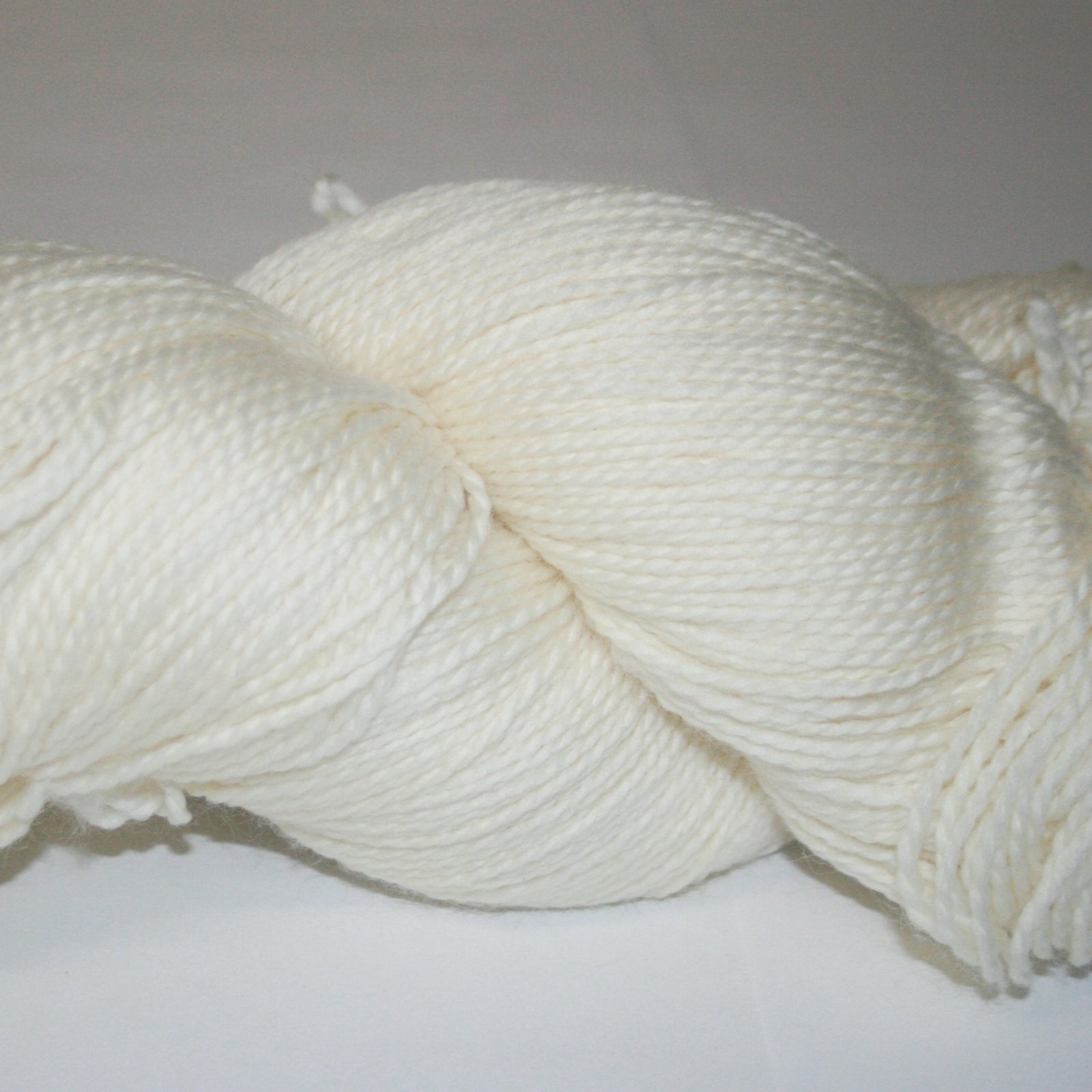 Nundle Undyed Machine Washable High Twist Merino Wool Yarn
