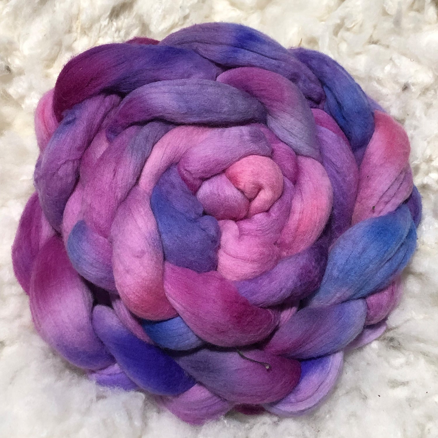 HAND DYED WOOL TOP / SLIVER / ROVING - 200GRAMS - JACARANDA