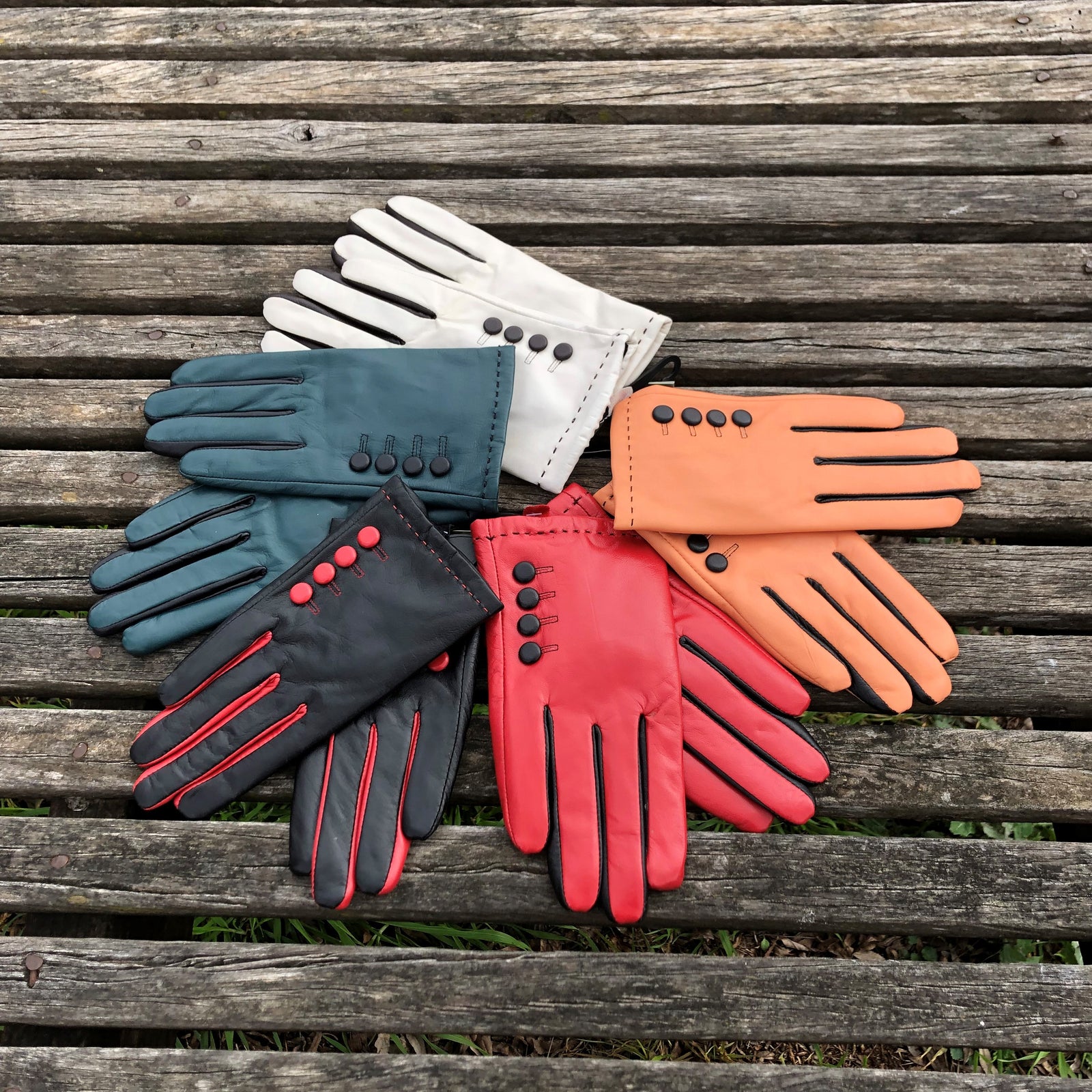 Avenel Button Sheepskin Leather Gloves