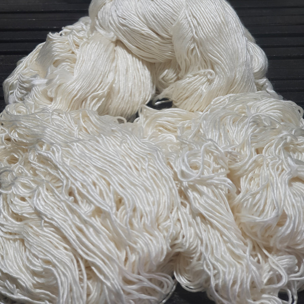 Nundle Undyed Merino Silk Luxury 8 ply Yarn