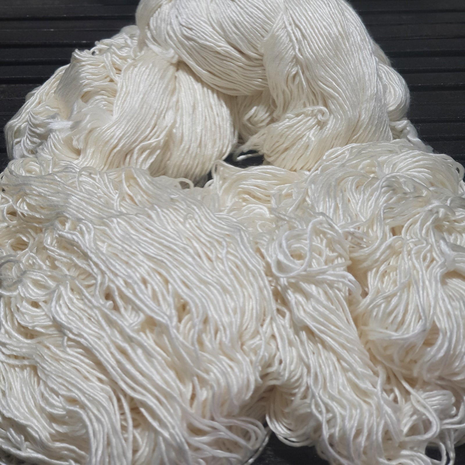 Nundle Undyed Merino Silk Luxury 8 ply Yarn