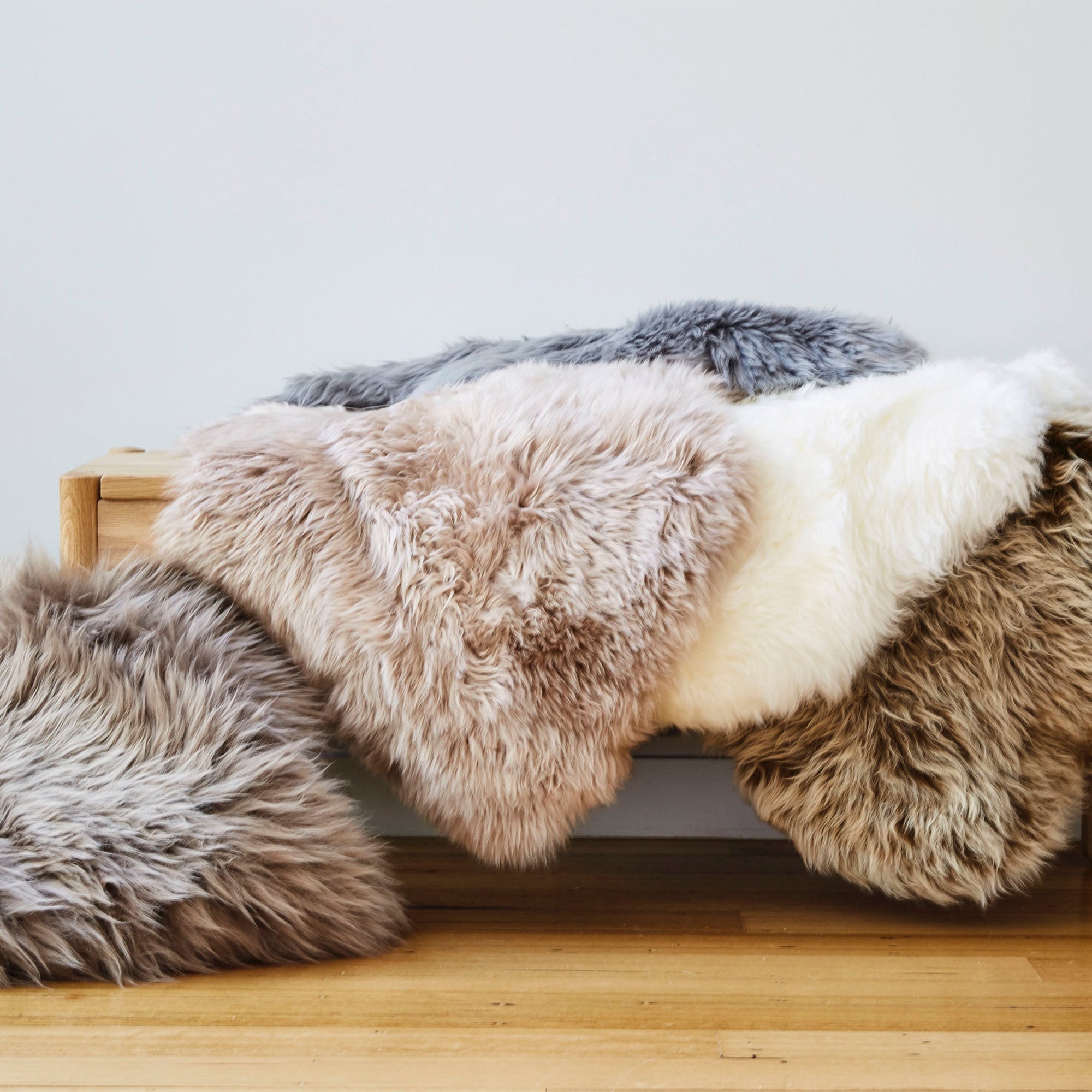 Sheepskin Natural Fluffy Fur Rug Genuine Single Pelt Luxuxry 2 x 3 Ivory  White Sheep Skin Area Rug for Bedroom (24Inch x 36Inch, 60.96cm x 91.44cm)